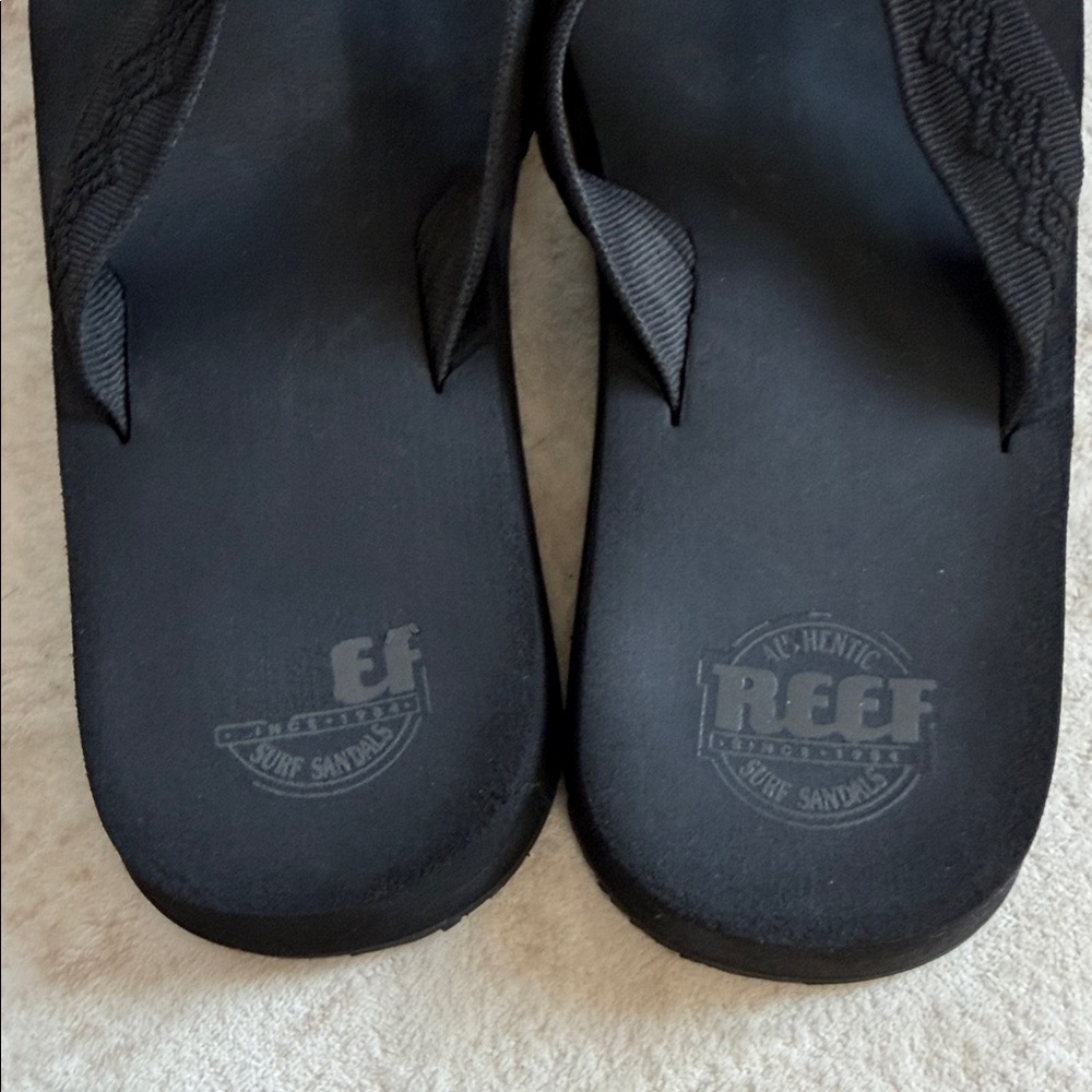 Reef Women's Sandy Flip-Flop Size 10 - Picture 2 of 4